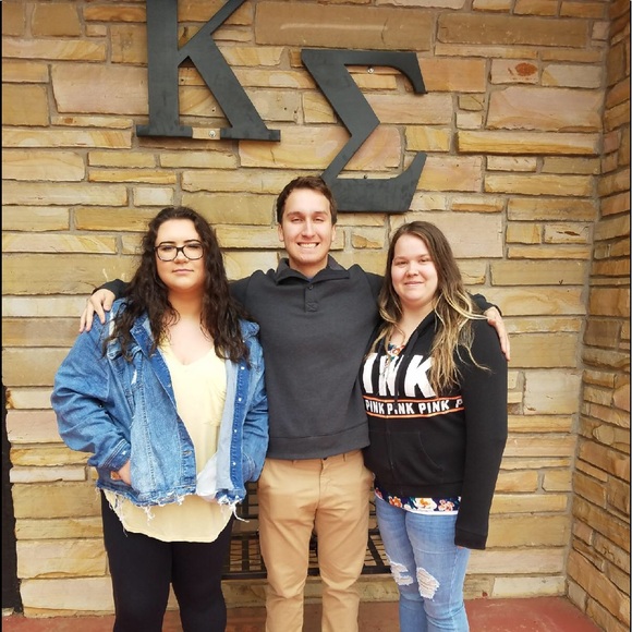 Meet your Posher, Crystina - Picture 1 of 1